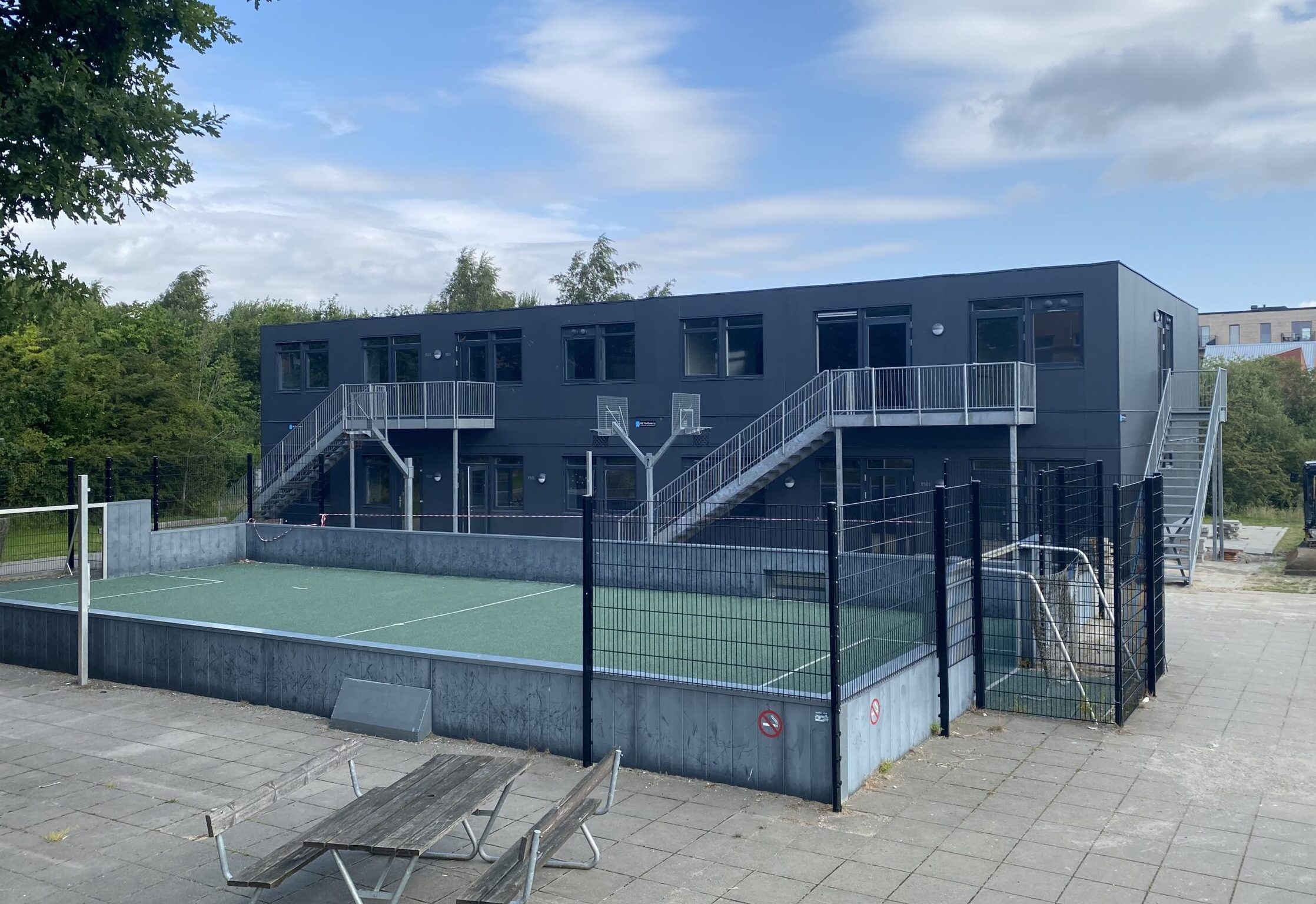 Billede af facaden efter etablering af 2. Etape.